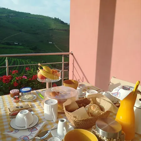 Quinta De Baixo مزرعة للإقامة *